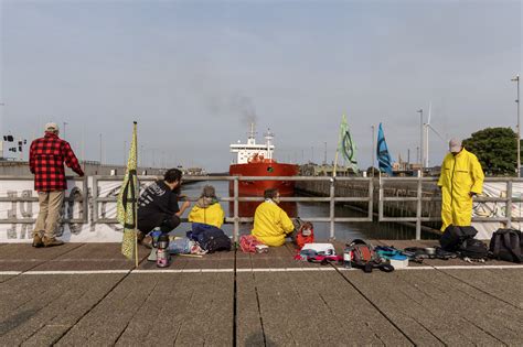 Politie Maakt Einde Aan Blokkade XR Bij Sluizen IJmuiden Het Parool