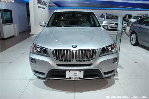 NYIAS 2011: Der BMW X3 xDrive35i F25 in Titansilber Metallic