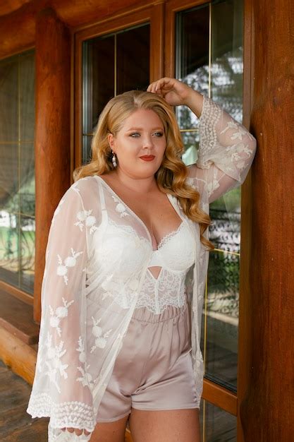 Images de Lingerie Grande Taille Femme Mature Téléchargement gratuit sur Freepik