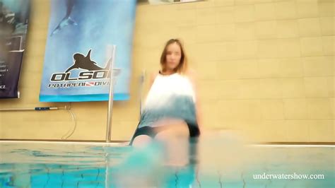 Avenna Hot Naked Sexy Underwater Teen