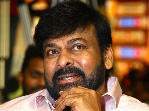 Chiranjeevi Went To Usa For Leg Surgery