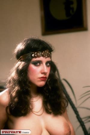 Alluring Babe With Smoking Hot Body Makes Out With Her H XXX Dessert