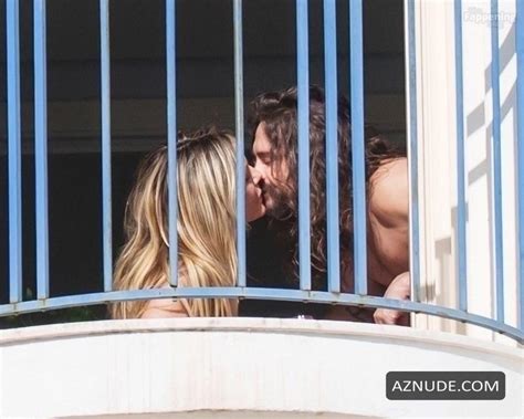 Heidi Klum Sexy Seen With Her Husband Tom Kaulitz Showing Off Her Hot Bikini Body On The Balcony