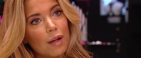 Sylvie Meis Paradeert Over Het Strand En Showt Killerbody In Bikini
