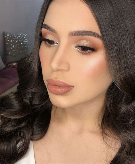 Pin By Paola Hernandez On Maquillaje Prom Eye Makeup Nude Lip Makeup Glam Wedding Makeup