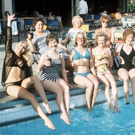 Hot Sexy Doris Speed Bikini Pics