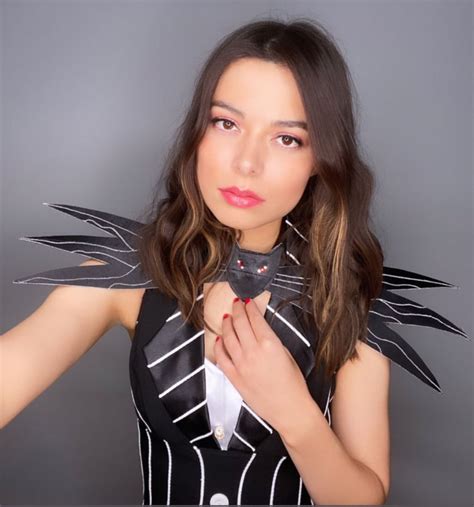 Miranda Cosgrove Style Clothes Outfits And Fashion • Celebmafia