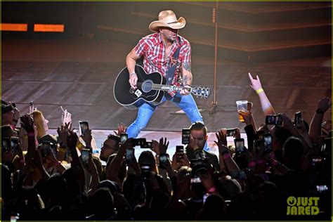 Photo Jason Aldean First Concert Las Vegas Route 91 Shooting 2017 16