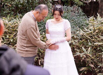 Phim Sex Chồng quá yếu vợ dù yêu nhưng vẫn thường đụ với bố chồng đến có thai