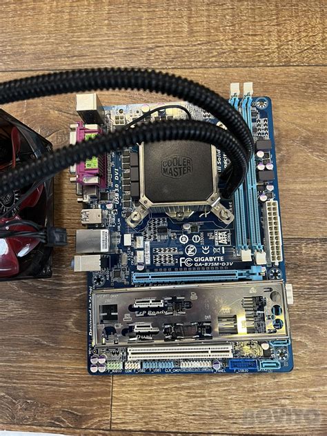 Gigabyte GA-B75M-D3V alaplap + Intel Core i5-3570K CPU vízhűtéssel ...