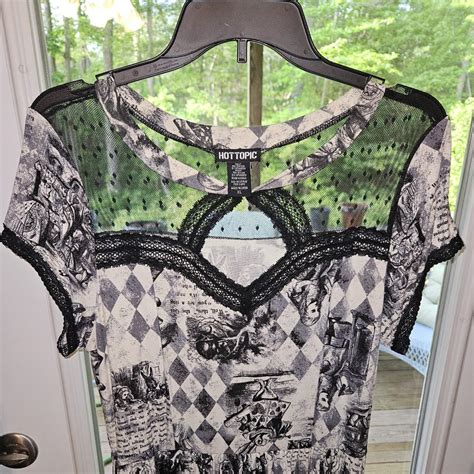 Hot Topic Alice In Wonderland Keyhole Soft Stretch Depop