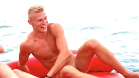 Tv Show Hottie Gets Naked Thisvid