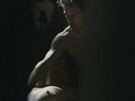 Naked Kierston Wareing In Fish Tank