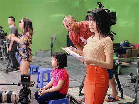 Hot Girl Ch N Ng N I Truy N H Nh L N S Ng M C K N O Ra Kh I Tr Ng Quay Di N Bikini B C L A