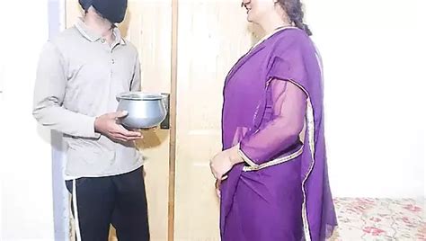 Indian Desi Hot Aunty Ki Sabzi Waly Ny Chudai Kri Clear Hindi Audio Hot Sex Xxxxx Xhamster