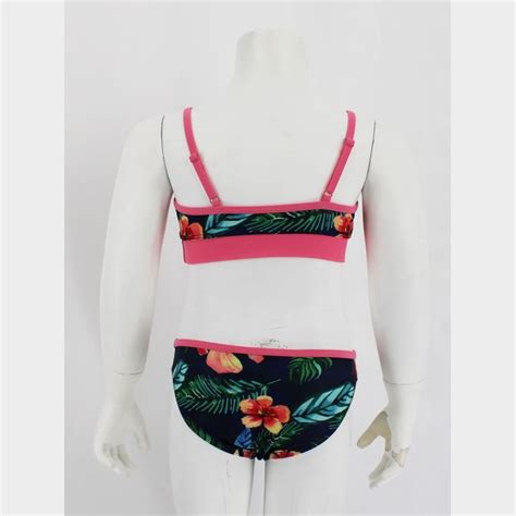 Pige Bikini Fra Lentiginni Badet J Til Outlet Priser