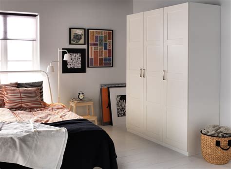 Шкаф ПАКС БЕРГСБУ икеа в прихожей (31 фото)