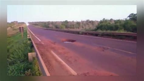 Buracos na rodovia causam acidentes e deixam motoristas no prejuízo