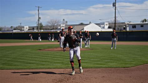 SF Giants give an injury update on a pair of young pitchers