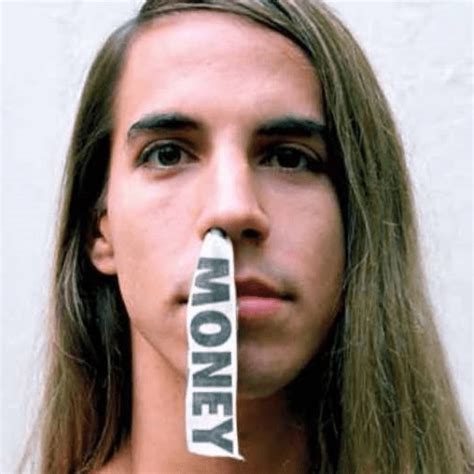 Biografia do vocalista de Red Hot Chili Peppers vai virar filme O Vício