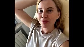 NataliGreen Hace Una Pedicura Brillante En Piernas Sexy SugarNadya XVIDEOS