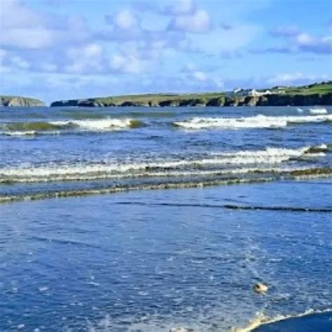 Milf In Bademantel Ohne H Schen Und Bh W Scht Fenster Der Wohnung Nackt In Der Ffentlichkeit