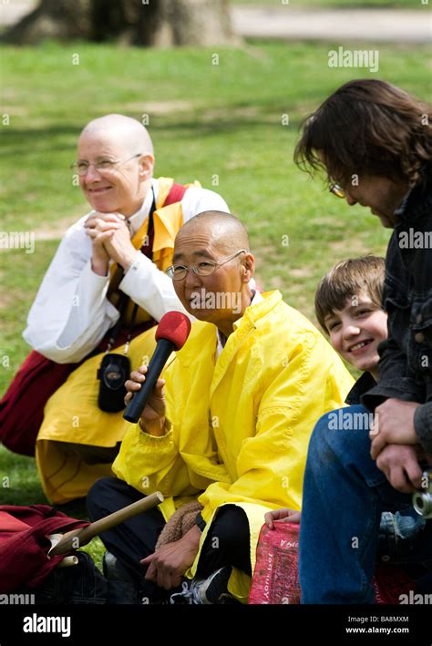 Female Buddhist Monks Stock Photo Alamy