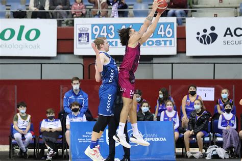 MICHAEL CARRERA REPITE MVP CANCHA LATINA EN LA JORNADA DE LEB