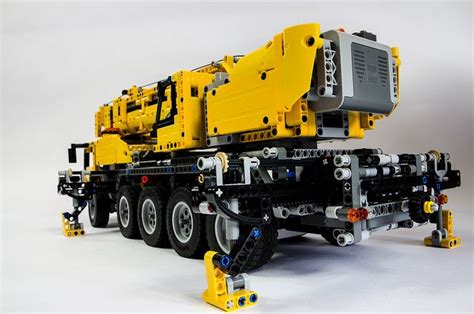 Lego Technic 42009 Mobile Crane by Oxycrest, via Flickr