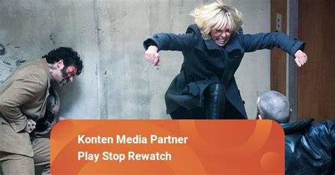 Charlize Theron Sebut Atomic Blonde 2 Berpotensi Rilis Di Netflix Kumparan