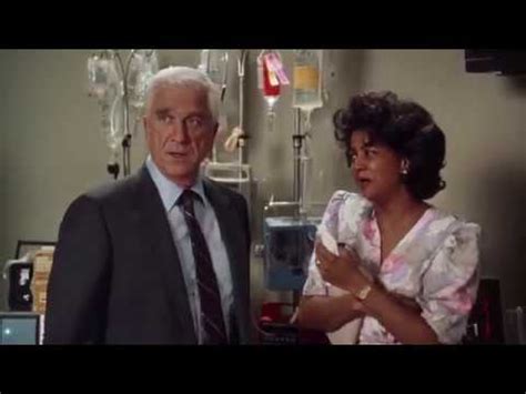 Bláznivá střela The Naked Gun 1988 trailer s titulky YouTube