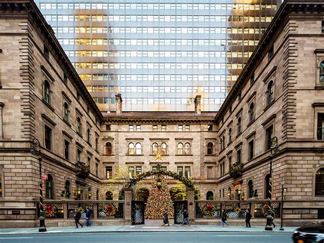 Iconic Lotte New York Palace Offers Luxury Holiday Experiences