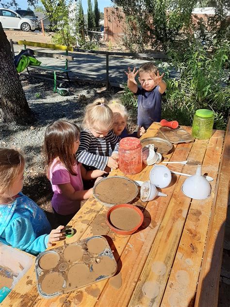 Mud Kitchen for Kids. TeachersMag.com