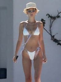 Gigi Hadid Vs Bella Hadid Sister Ass Battle