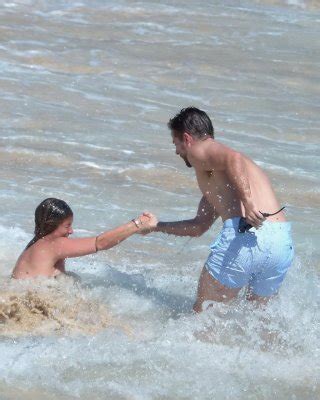 Louise Redknapp Shows Off Her Big Bare Boobs At The Beach In Stbarts Porn Pictures Xxx Photos