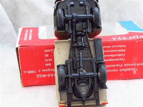 УАЗ-452Д бортовой 1/43 Русская Миниатюра, 1993 год | Аукцион масштабных ...