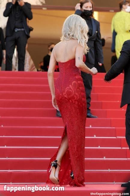 Rose Bertram Nude The Fappening Photo 1346887 FappeningBook