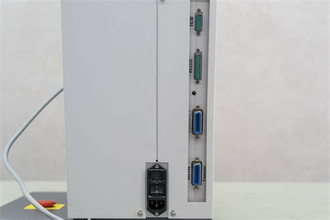 MTS Synergie 100 Trekbank - LabMakelaar Benelux