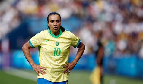 Marta comemora indicações de brasileiras à Bola de Ouro | CNN Brasil