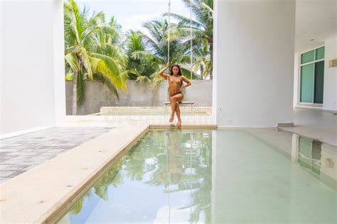 Een Mooi Brunette Bikini Model Is Op Vakantie Op Het Schiereiland Yucatan Bij Merida Mexico