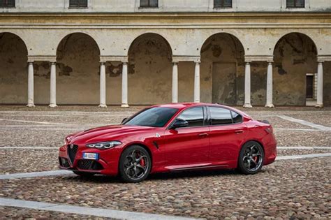 Alfa Romeo Giulia Quadrifolglio Fl V Km Sedan Skrzynia