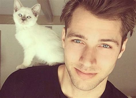 Hot Dudes With Kittens The Purr Fect Thing To See On Instagram Stay At Home Mum