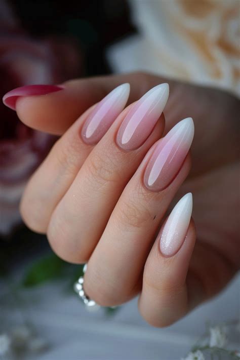 Sizzling Summer Almond Nail Ideas For A Hot Girl Summer