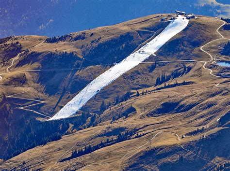 Skiing season opening in Austria : r/europe