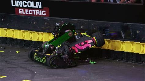 Battlebots Sawblaze Vs Hypershock Youtube