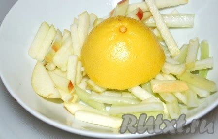 Салат с сельдереем, яблоком и сыром: 6 фото в рецепте