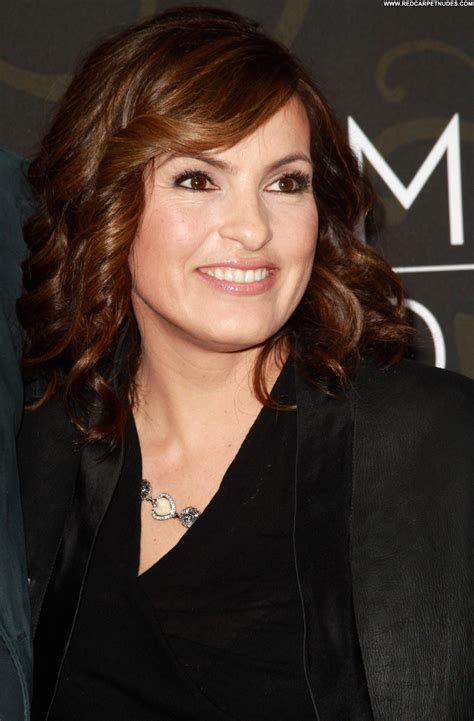 Mariska Hargitay Mildred Pierce Beautiful Posing Hot Babe Celebrity