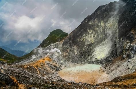 premium photo gunung sibayak volcano crater
