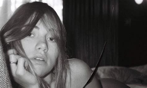 Suki Waterhouse Strips Completely NAKED In Shameless Selfie Daily Mail Online