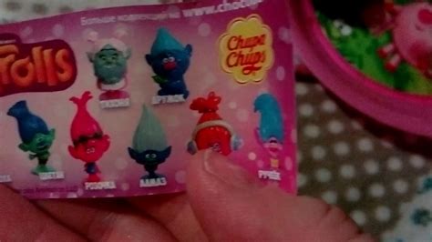 Открываем круассаны Миньоны и шоколадные шары Тролли - YouTube